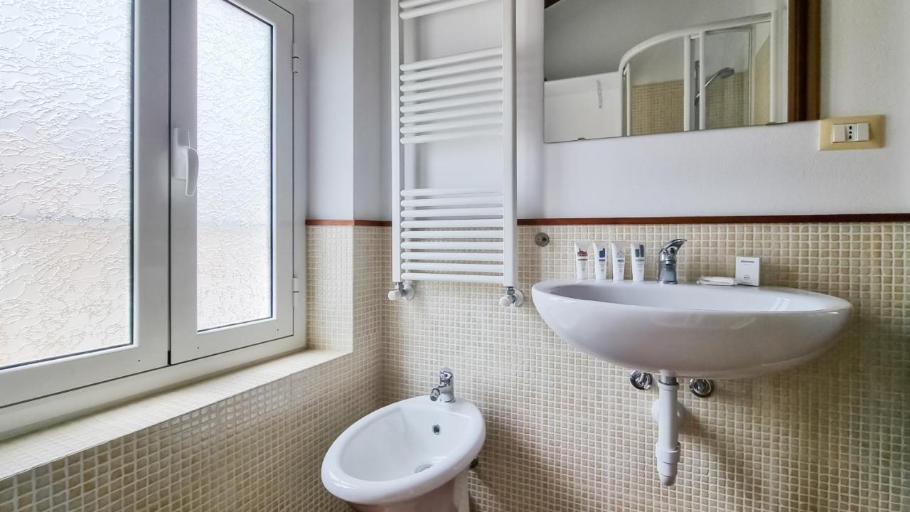 Italianway - Costiglioli 8 Apartment Sanremo Luaran gambar